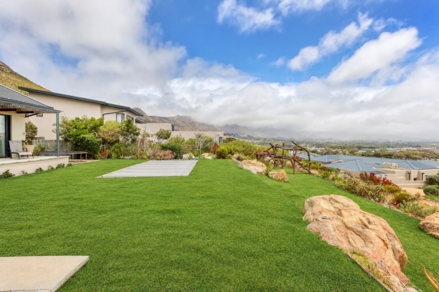 4 Bedroom Property for Sale in Stonehurst Mountain Estate Western Cape